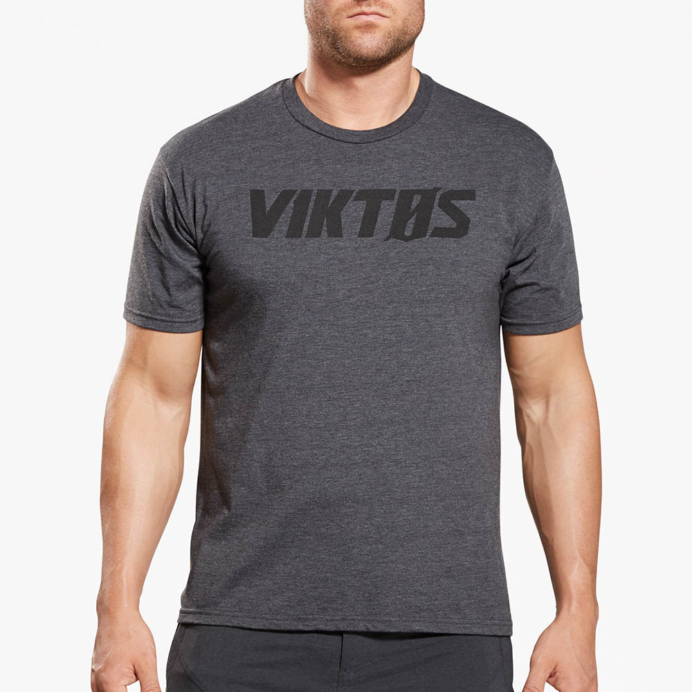 VIKTOS | Tack Tee | Charcoal  i gruppen T-SHIRT hos Equipt AB (Tack Tee)